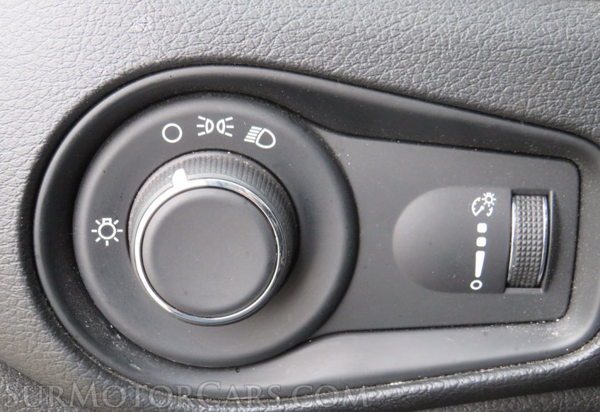 2020 Jeep Renegade - Image 41