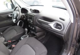 2020 Jeep Renegade - Image 32