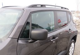 2020 Jeep Renegade - Image 16