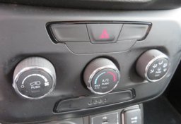 2020 Jeep Renegade - Image 48