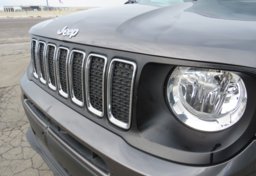 2020 Jeep Renegade - Image 22