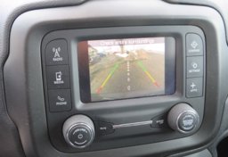 2020 Jeep Renegade - Image 46