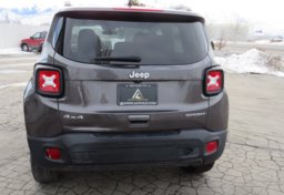 2020 Jeep Renegade - Image 13