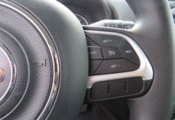 2020 Jeep Renegade - Image 40