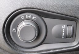 2020 Jeep Renegade - Image 41