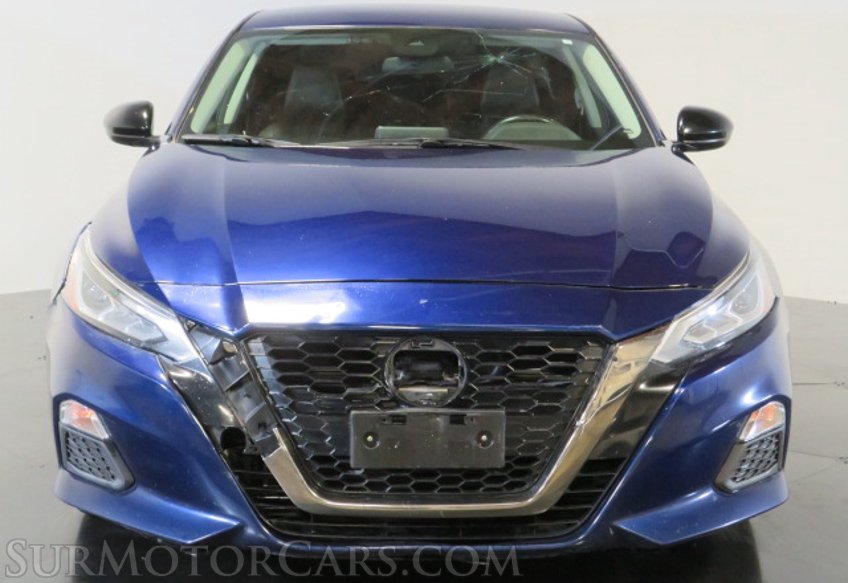 2020 Nissan Altima - Image 11
