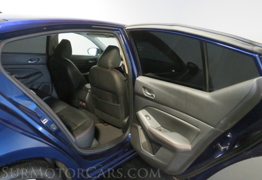 2020 Nissan Altima - Image 23