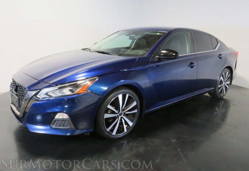 2020 Nissan Altima - Image 2
