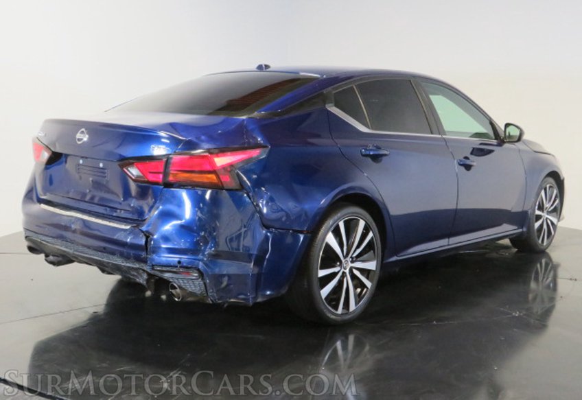 2020 Nissan Altima - Image 10