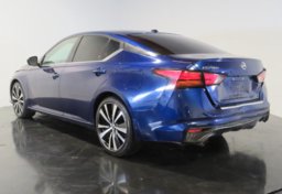 2020 Nissan Altima - Image 9