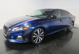 2020 Nissan Altima - Image 2