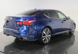 2020 Nissan Altima - Image 10