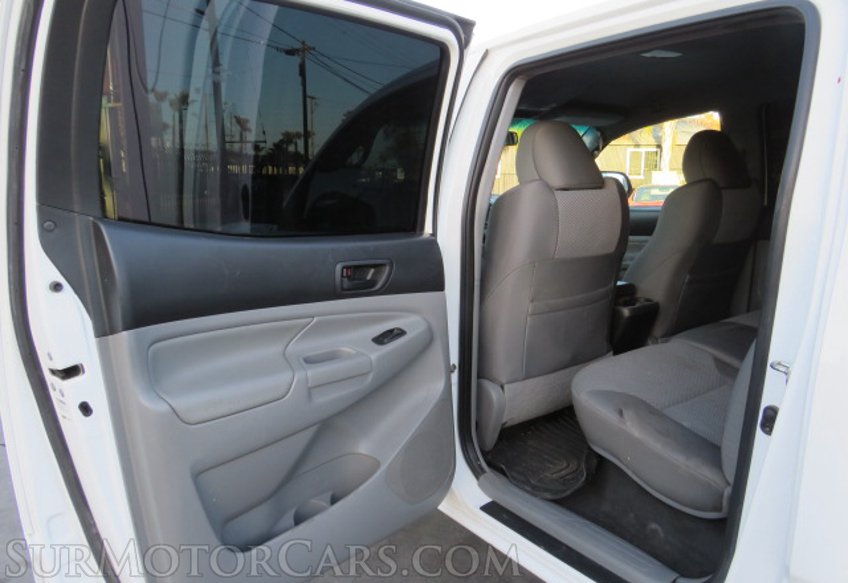 2015 Toyota Tacoma - Image 23