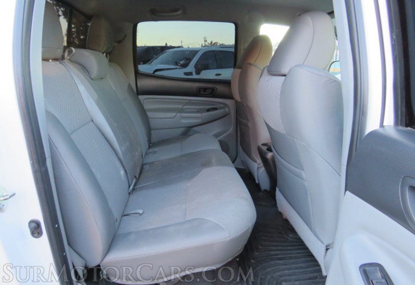 2015 Toyota Tacoma - Image 15