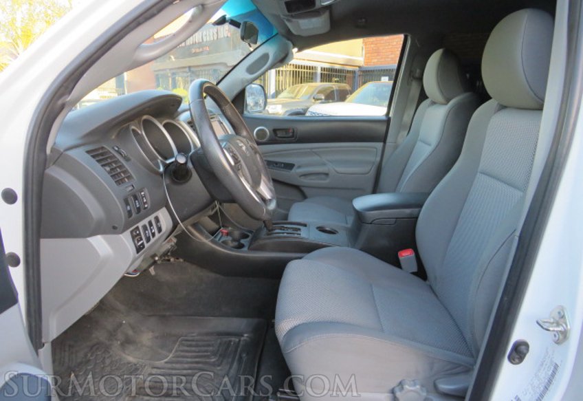 2015 Toyota Tacoma - Image 30