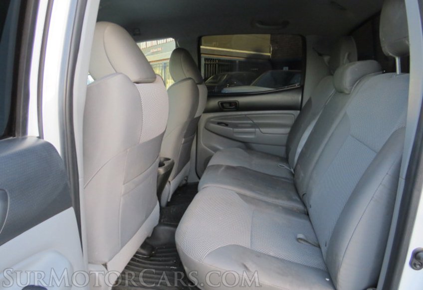 2015 Toyota Tacoma - Image 22