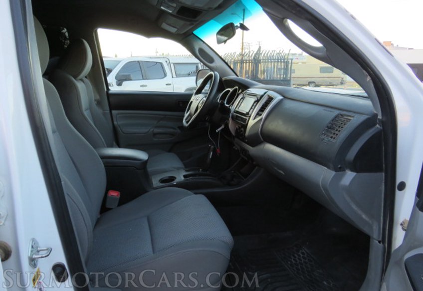 2015 Toyota Tacoma - Image 11