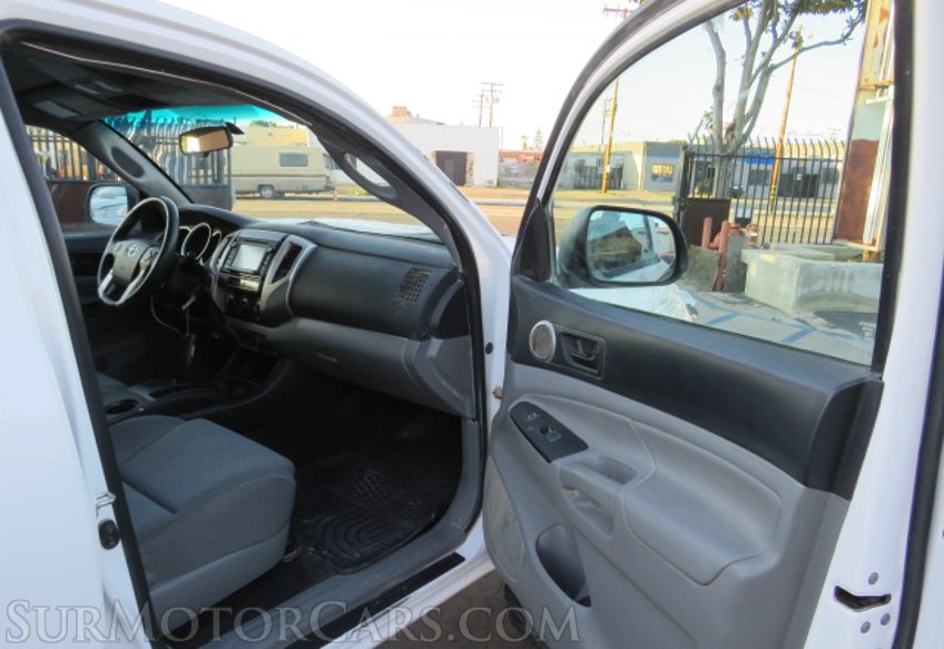 2015 Toyota Tacoma - Image 10