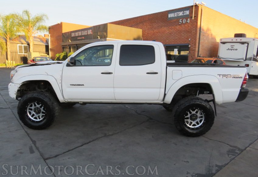 2015 Toyota Tacoma - Image 5