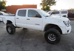 2015 Toyota Tacoma - Image 54