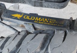 2015 Toyota Tacoma - Image 28