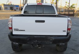 2015 Toyota Tacoma - Image 14