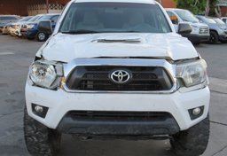 2015 Toyota Tacoma - Image 2