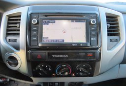 2015 Toyota Tacoma - Image 41