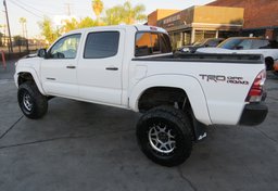 2015 Toyota Tacoma - Image 3