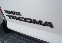 2015 Toyota Tacoma - Image 21