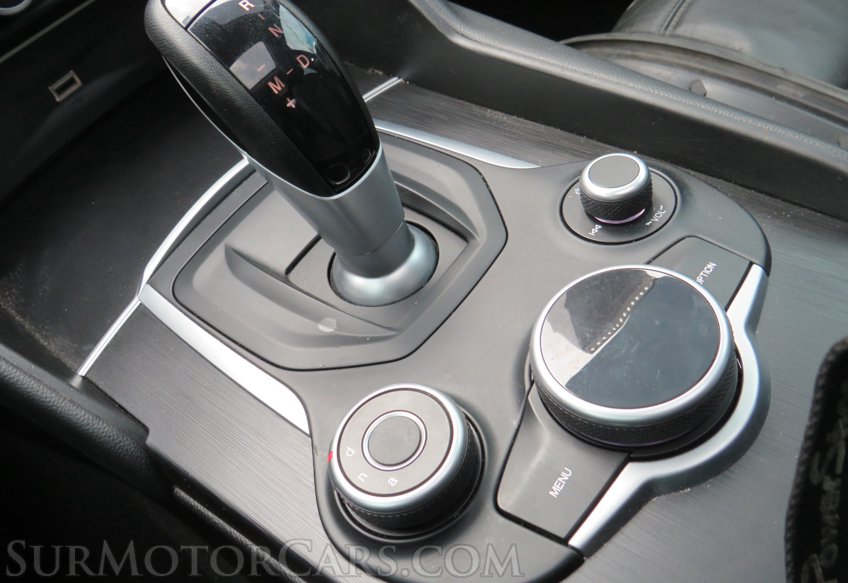 2018 Alfa Romeo Giulia - Image 38