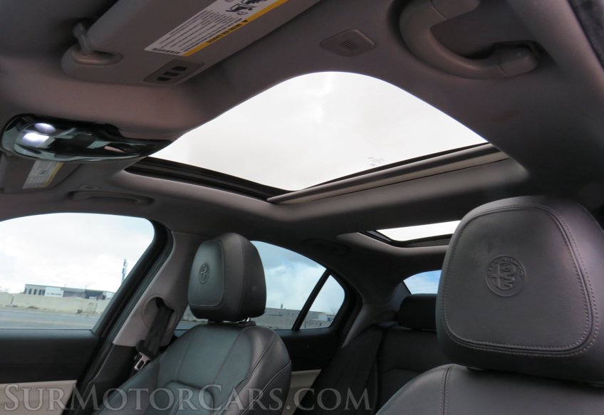 2018 Alfa Romeo Giulia - Image 41