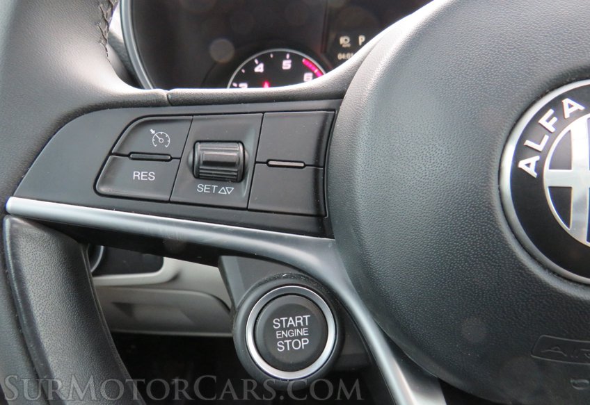 2018 Alfa Romeo Giulia - Image 33