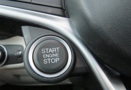 2018 Alfa Romeo Giulia - Image 34