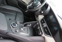 2018 Alfa Romeo Giulia - Image 48