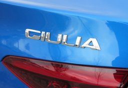 2018 Alfa Romeo Giulia - Image 21