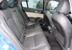 2018 Alfa Romeo Giulia - Image 29