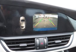 2018 Alfa Romeo Giulia - Image 36