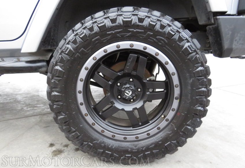 2014 Jeep Wrangler Unlimited - Image 11