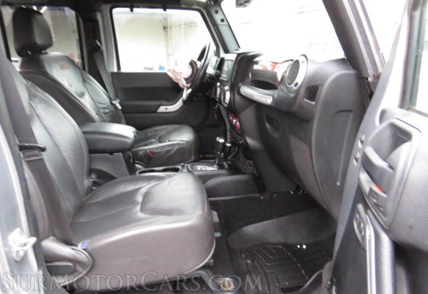 2014 Jeep Wrangler Unlimited - Image 21