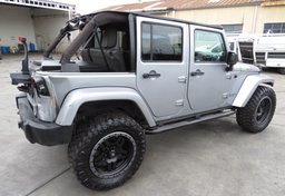 2014 Jeep Wrangler Unlimited - Image 8