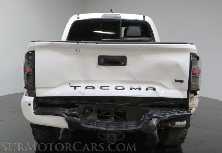 2020 Toyota Tacoma - Image 12