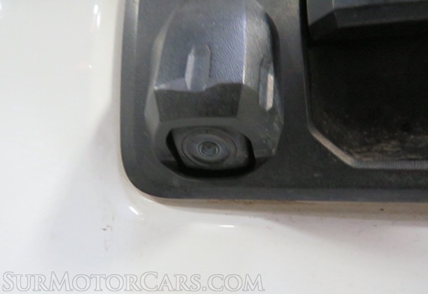 2020 Toyota Tacoma - Image 16