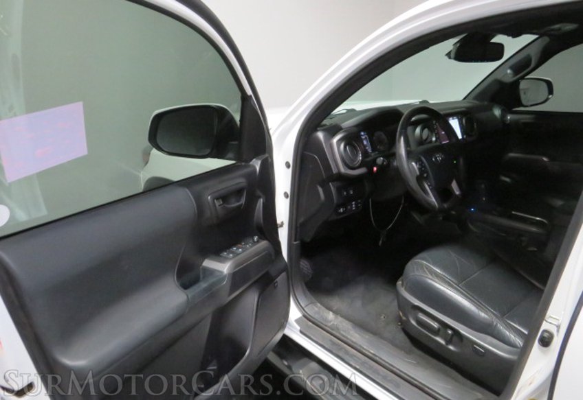 2020 Toyota Tacoma - Image 22