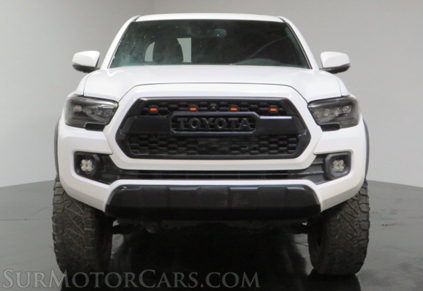 2020 Toyota Tacoma - Image 11