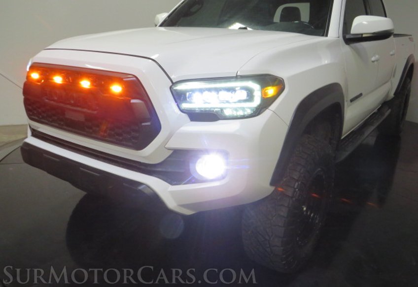 2020 Toyota Tacoma - Image 14