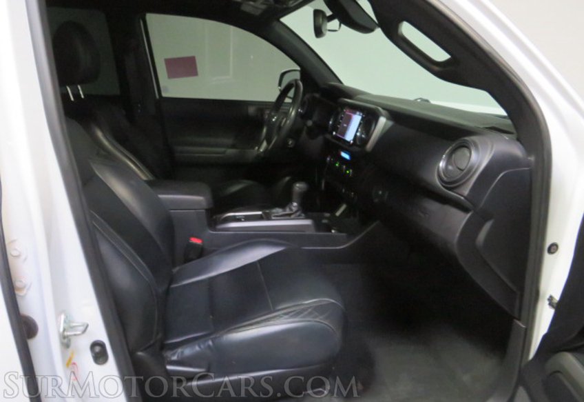 2020 Toyota Tacoma - Image 28