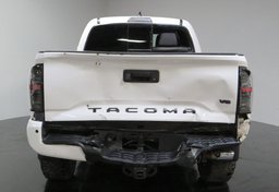 2020 Toyota Tacoma - Image 12