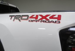 2020 Toyota Tacoma - Image 15