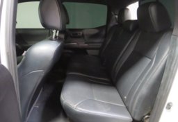 2020 Toyota Tacoma - Image 32